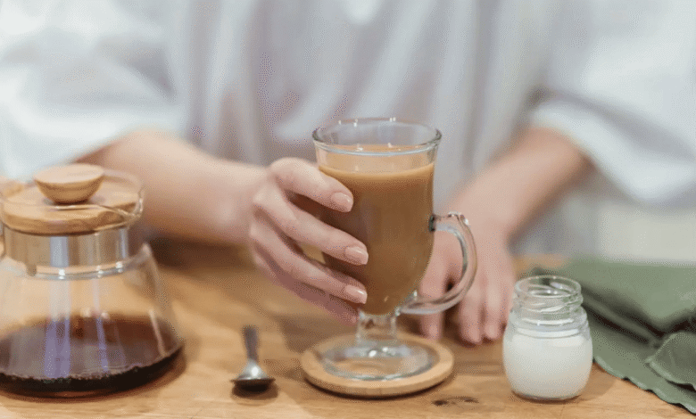 How Much grams of fat in a thimble of coffee creamer?